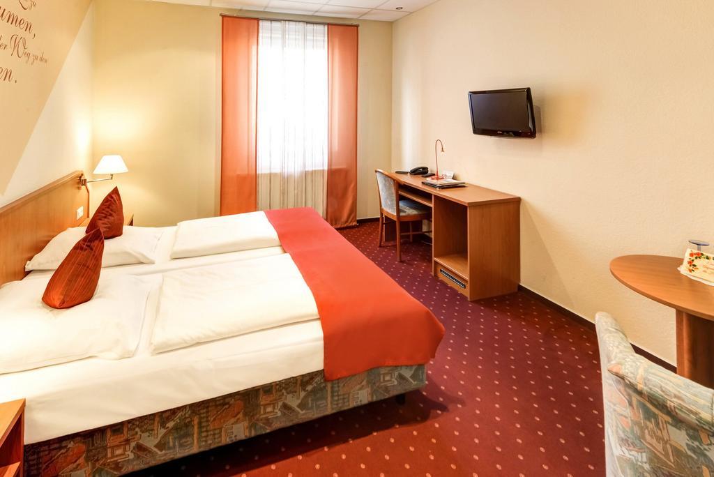 Hotel Restaurant Zum Werdersee Bremen Buitenkant foto