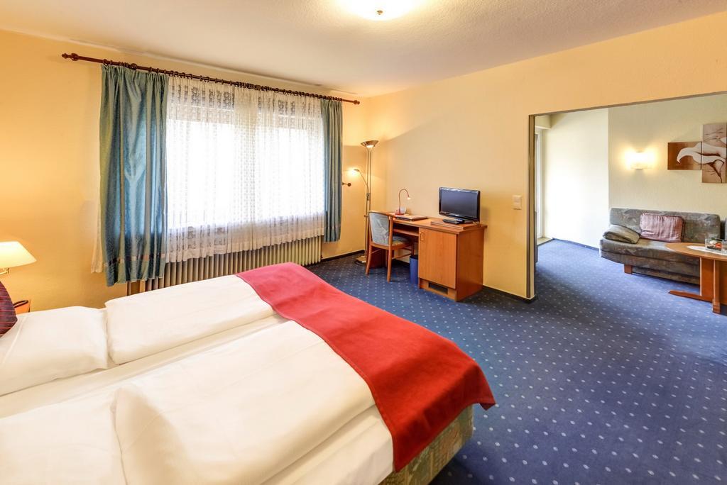 Hotel Restaurant Zum Werdersee Bremen Buitenkant foto