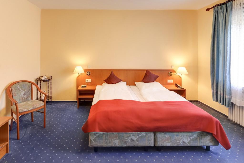 Hotel Restaurant Zum Werdersee Bremen Buitenkant foto